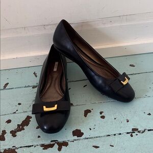 Geox EU39 US9 Ballet Flats leather w/ leather bow and gold branded embellishment